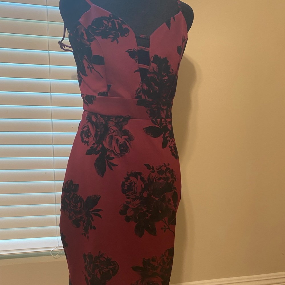 Black and burgundy Haute Monde cocktail dress size M.